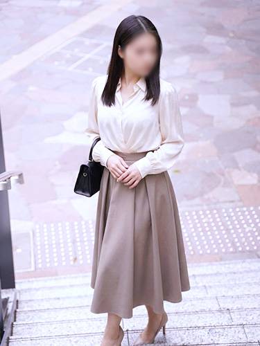 清楚で従順な人妻 るな3