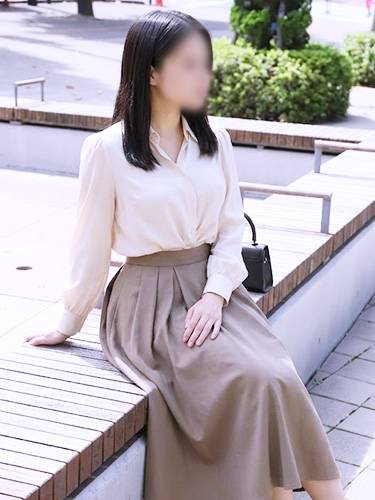 清楚で従順な人妻 るな5