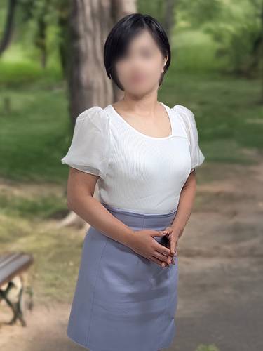 小柄で巨乳の清楚な熟女 ゆか0