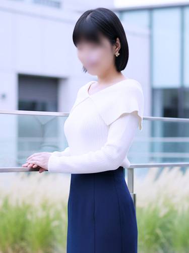 小柄で鼻筋の通った美人妻 天音3